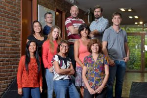 (De izq. a der.) Arriba: Leonardo Supán, Sergio Paron, Martín Ortega. En el medio: Laura Dubidovich, Belén Areal, Gabriela Castelletti, Alberto Petriella. Abajo: Mariela Celis Peña, Gloria Dubner, Elsa Giacani.