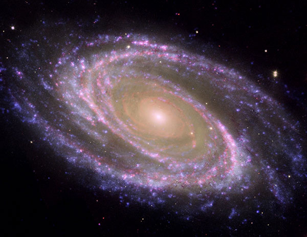 Galaxia M81. fOTO: NASA/JPL-Caltech/ESA/Harvard-Smithsonian CfA