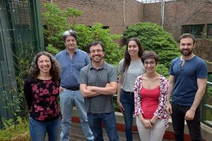 (De izq. a der.) Laura Morales, Daniel Gómez, César Bertucci, Sofía Burne, Gabriela Boscoboinik y Camilo Andino.